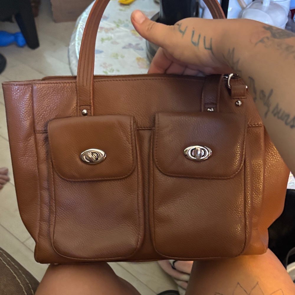 Stylish Tan Leather Shoulder Bag